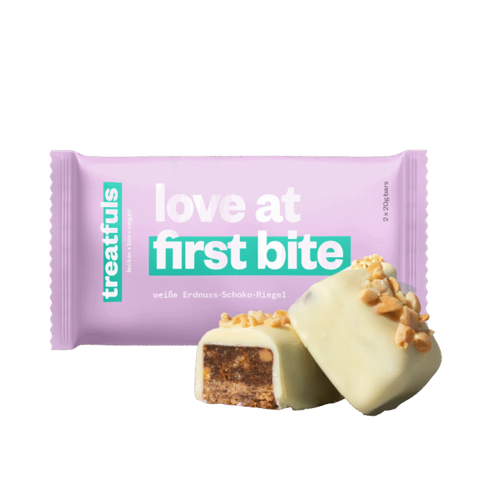 Ekologiškas žemės riešutų ir baltojo šokolado batonėlis LOVE AT FIRST BITE, be glitimo | treatfuls (2x20 g)
