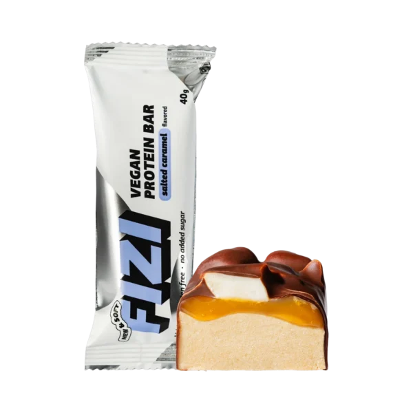 Baltymininis žemės riešutų ir karamelės skonio batonėlis su šokolado glazūra „SALTED CARAMEL”, su saldikliais | Fizi (40 g)
